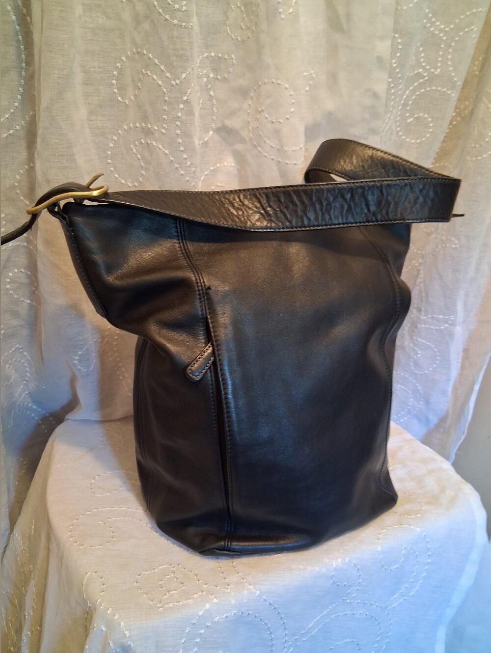 St. John's Bay Black Leather Messenger Bag